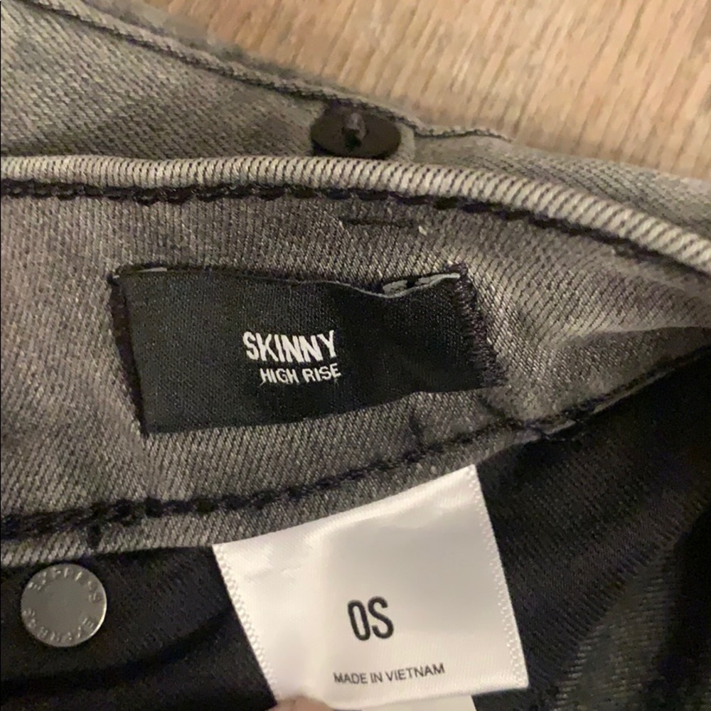 Gray Washed Jeans - image 3